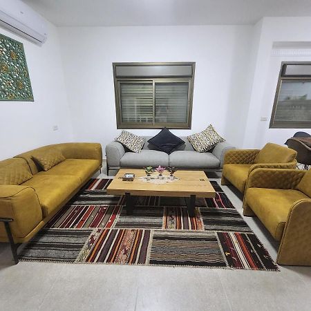 Garden Apartments. Mas'ada Luaran gambar