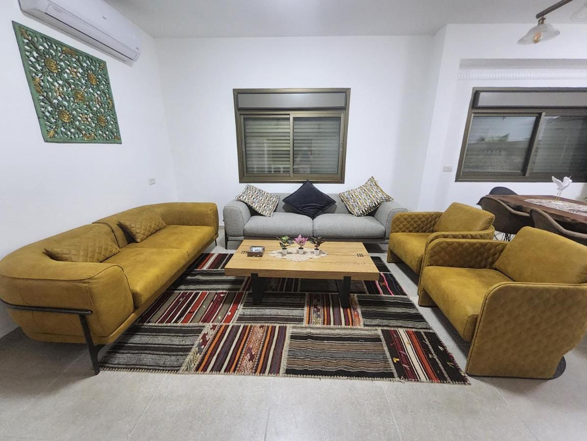Garden Apartments. Mas'ada Luaran gambar