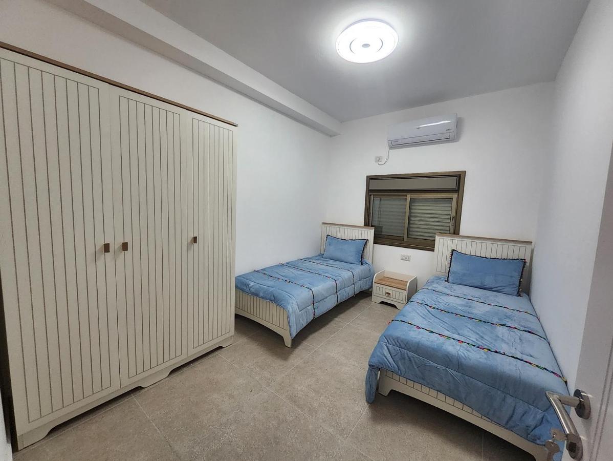 Garden Apartments. Mas'ada Luaran gambar